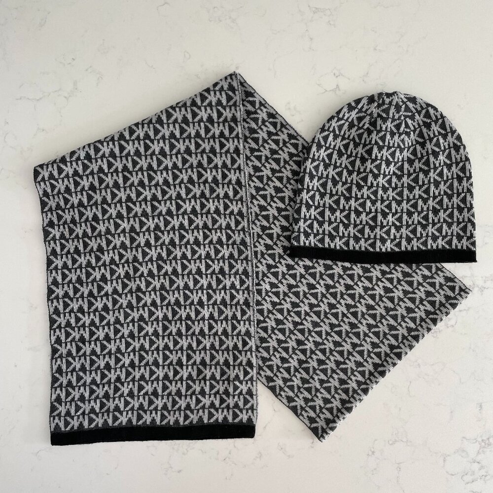 Michael Kors Knit Signature Logo 2 Pce Acrylic Scarf & Beanie Set Grey Black OS